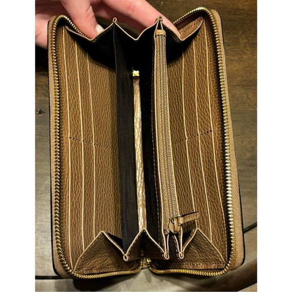 Authentic Gucci GG PINK MARMONT ZIP AROUND WALLET - Picture 3 of 8